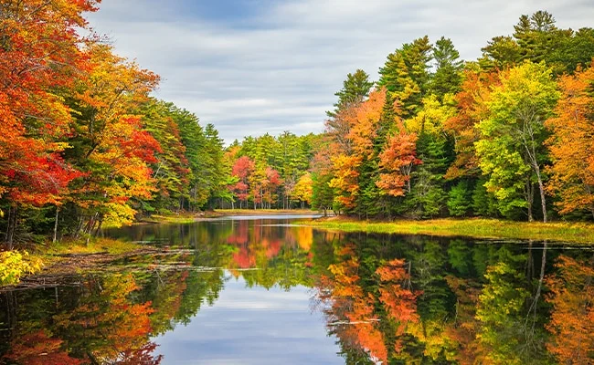 5 U.S. Destinations Where Travelers Can Experience Fall Early